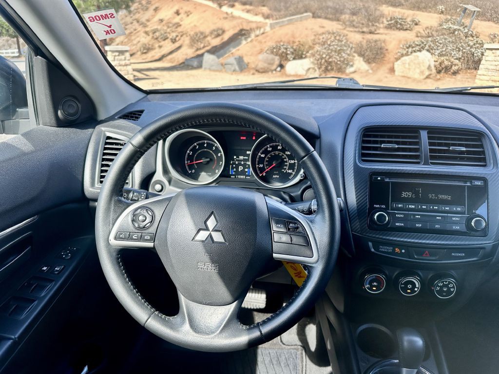 2015 Mitsubishi Outlander Image 14