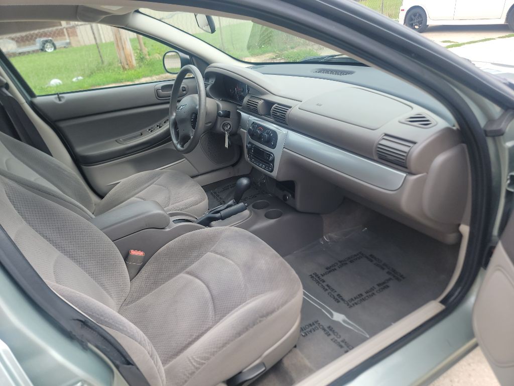 2006 Chrysler Sebring Image 8