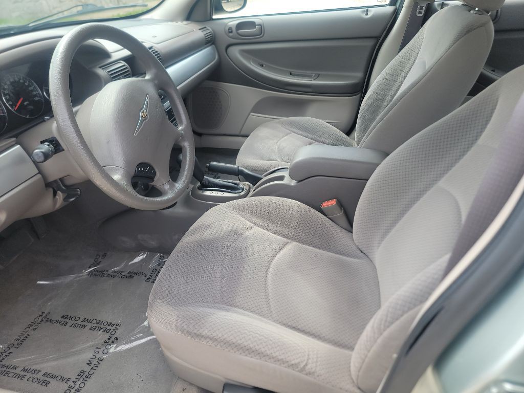 2006 Chrysler Sebring Image 9