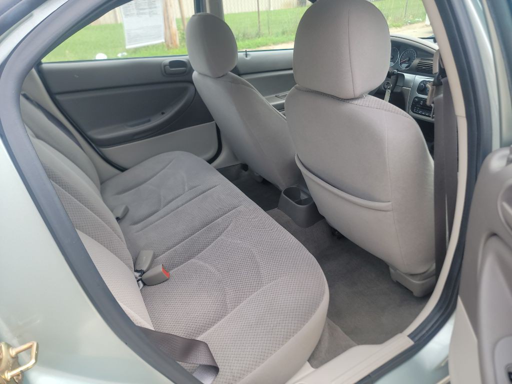 2006 Chrysler Sebring Image 11