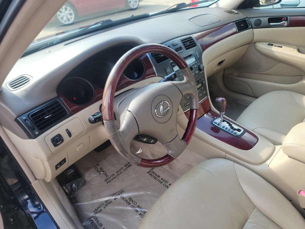 2003 Lexus ES Image 8