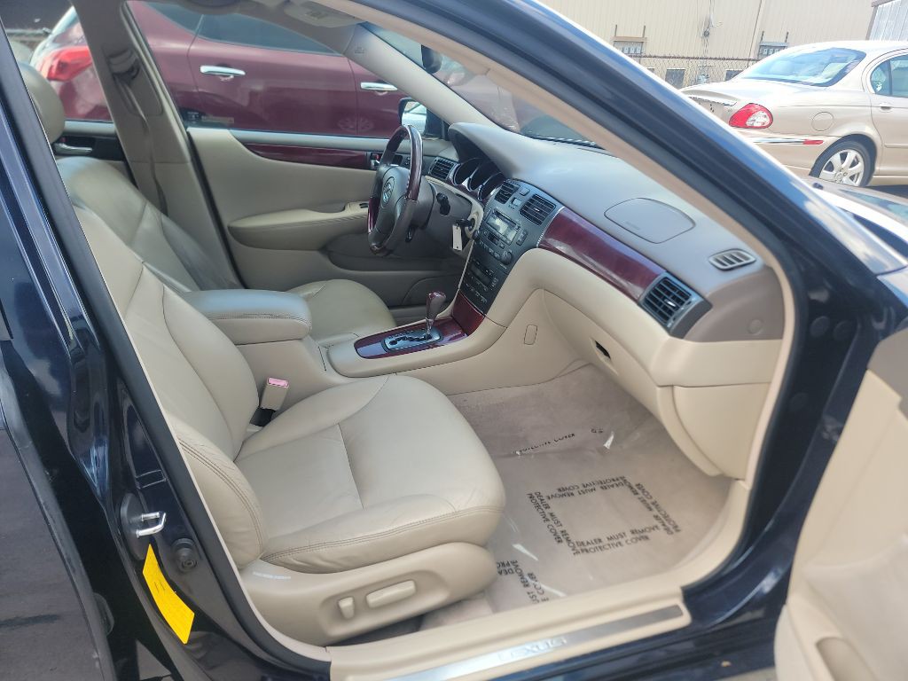 2003 Lexus ES Image 10