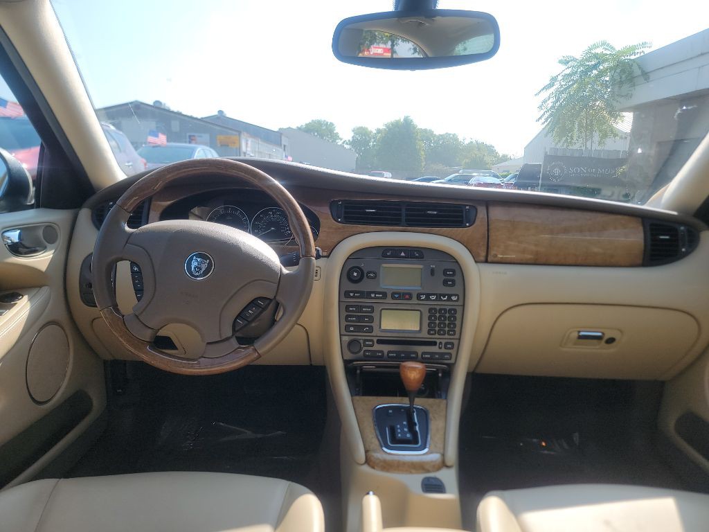 2004 Jaguar X-TYPE Image 6