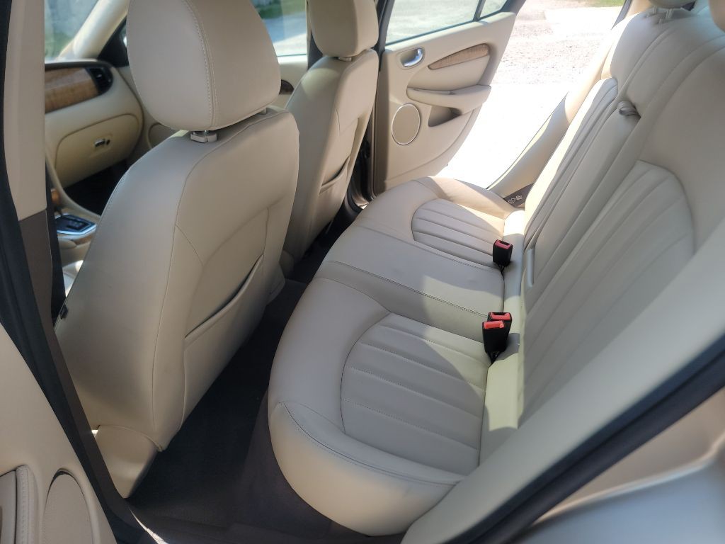 2004 Jaguar X-TYPE Image 8