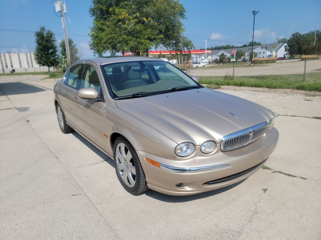 2004 Jaguar X-TYPE Image 2
