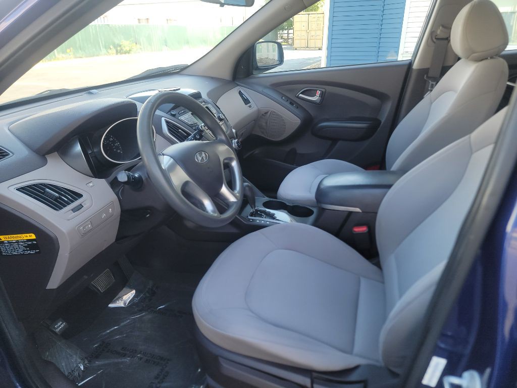2010 Hyundai Tucson Image 9