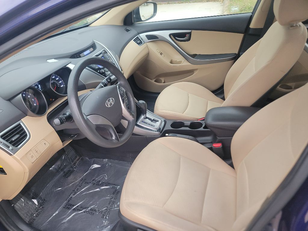 2013 Hyundai Elantra Image 9