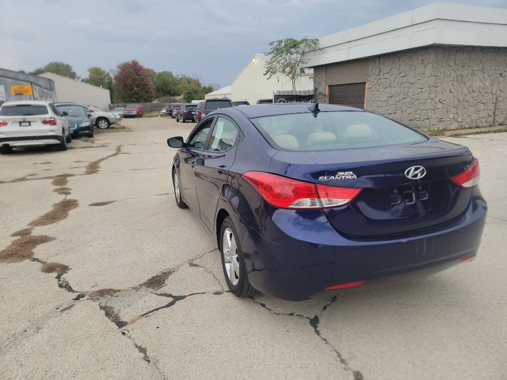 2013 Hyundai Elantra Image 10