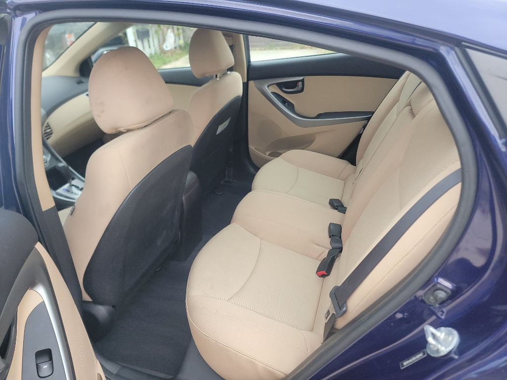 2013 Hyundai Elantra Image 11