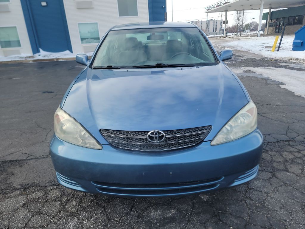2004 Toyota Camry Image 2
