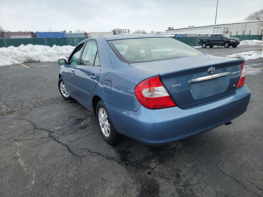 2004 Toyota Camry Image 8