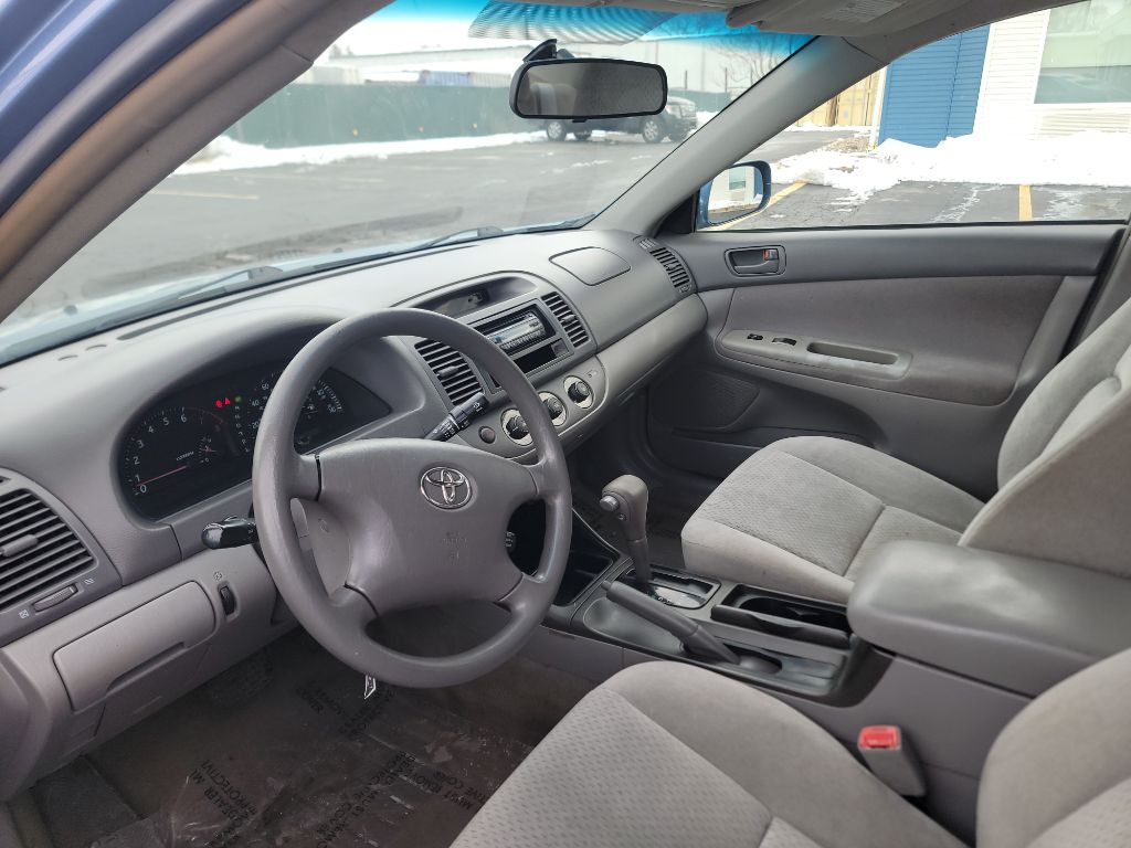2004 Toyota Camry Image 9