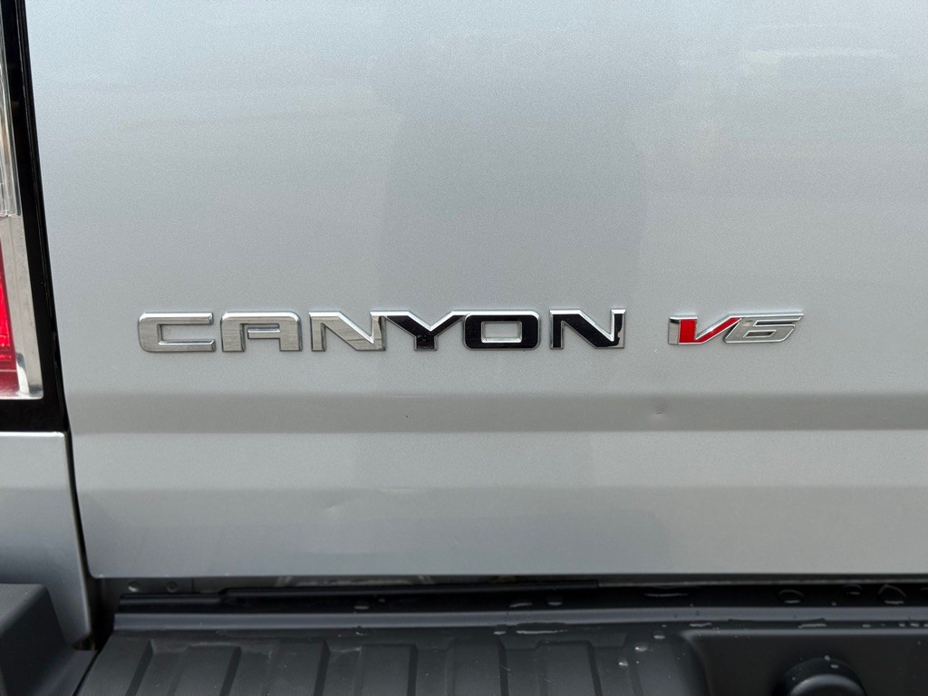 2018 GMC Canyon Image 9
