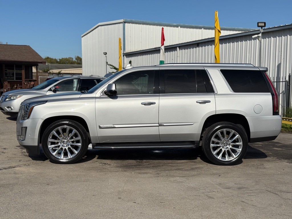 2017 Cadillac Escalade Image 3