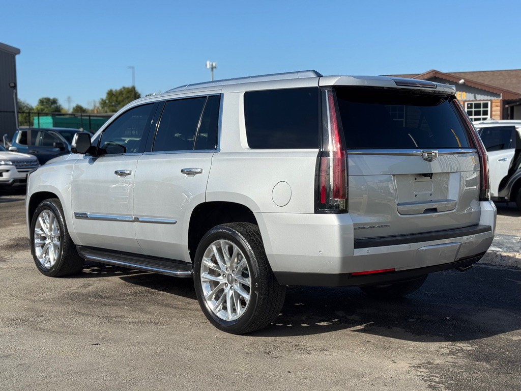 2017 Cadillac Escalade Image 5