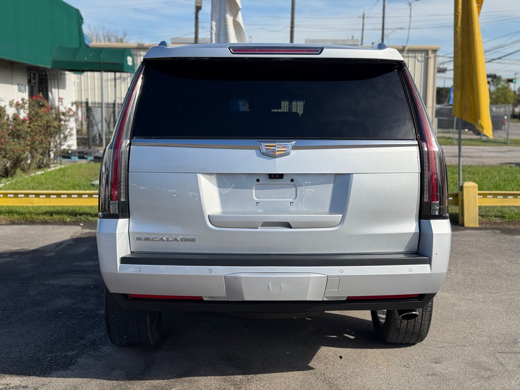 2017 Cadillac Escalade Image 10