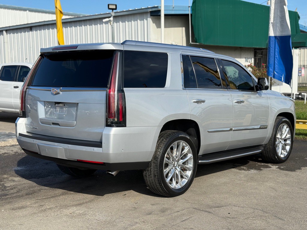 2017 Cadillac Escalade Image 11