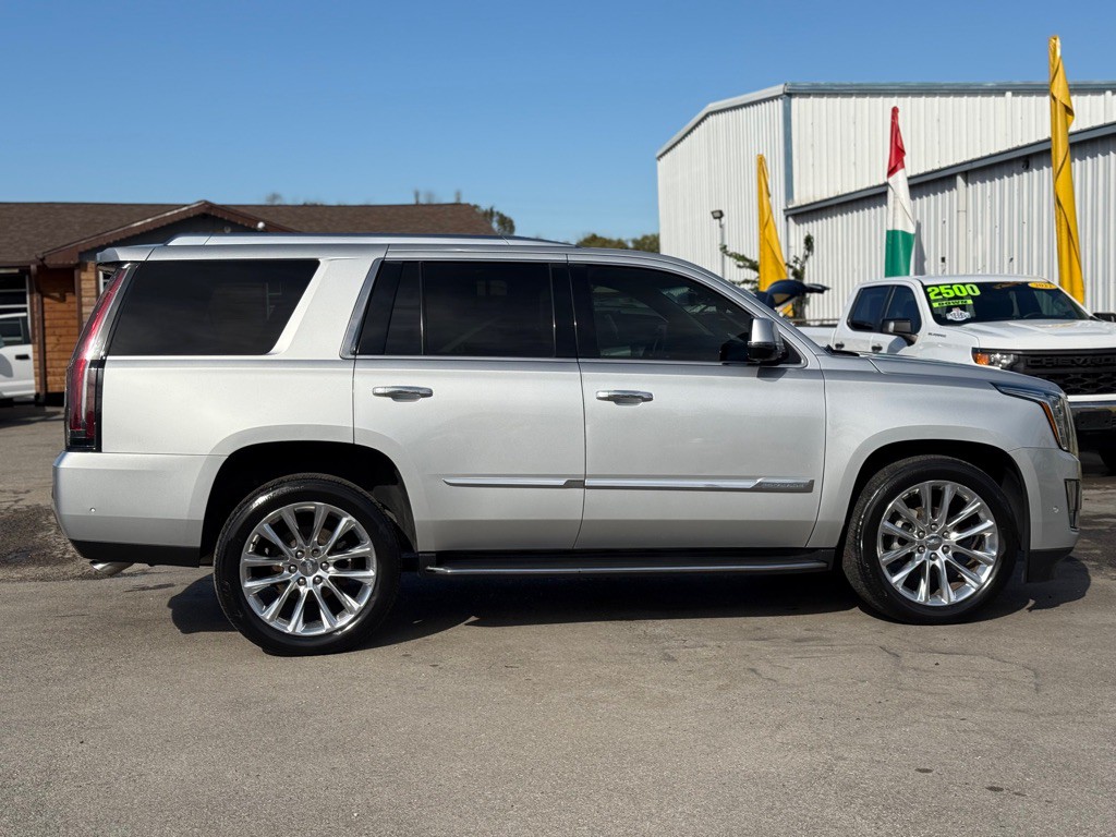 2017 Cadillac Escalade Image 12