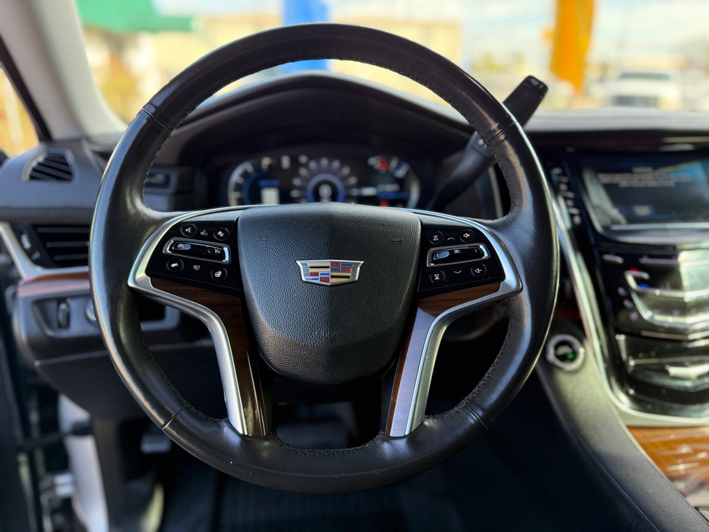 2017 Cadillac Escalade Image 19