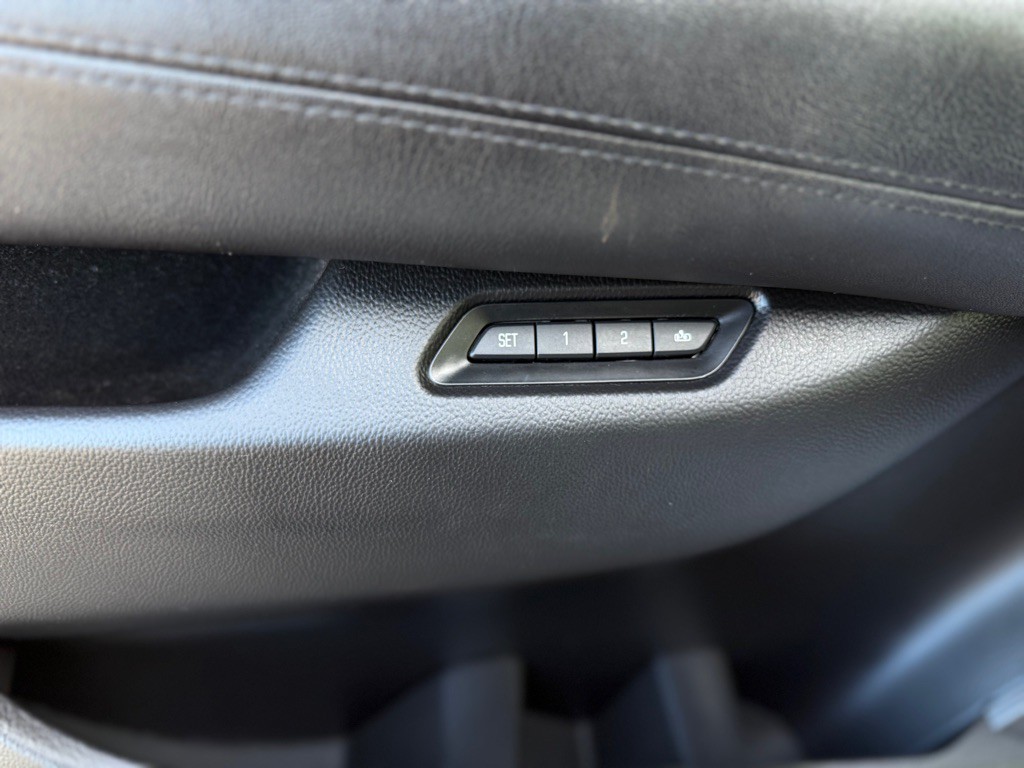 2017 Cadillac Escalade Image 21