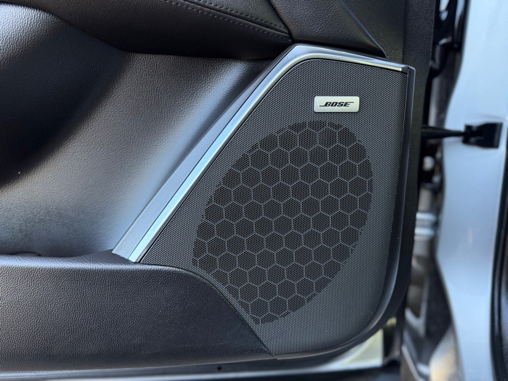 2017 Cadillac Escalade Image 22