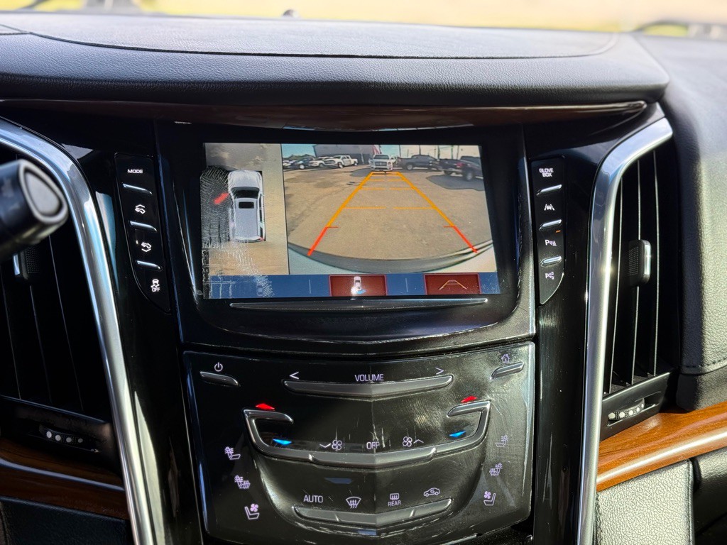 2017 Cadillac Escalade Image 24