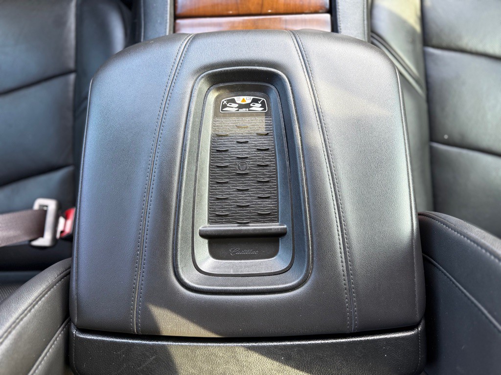 2017 Cadillac Escalade Image 26