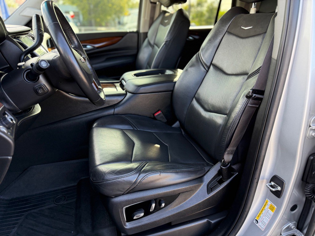 2017 Cadillac Escalade Image 27