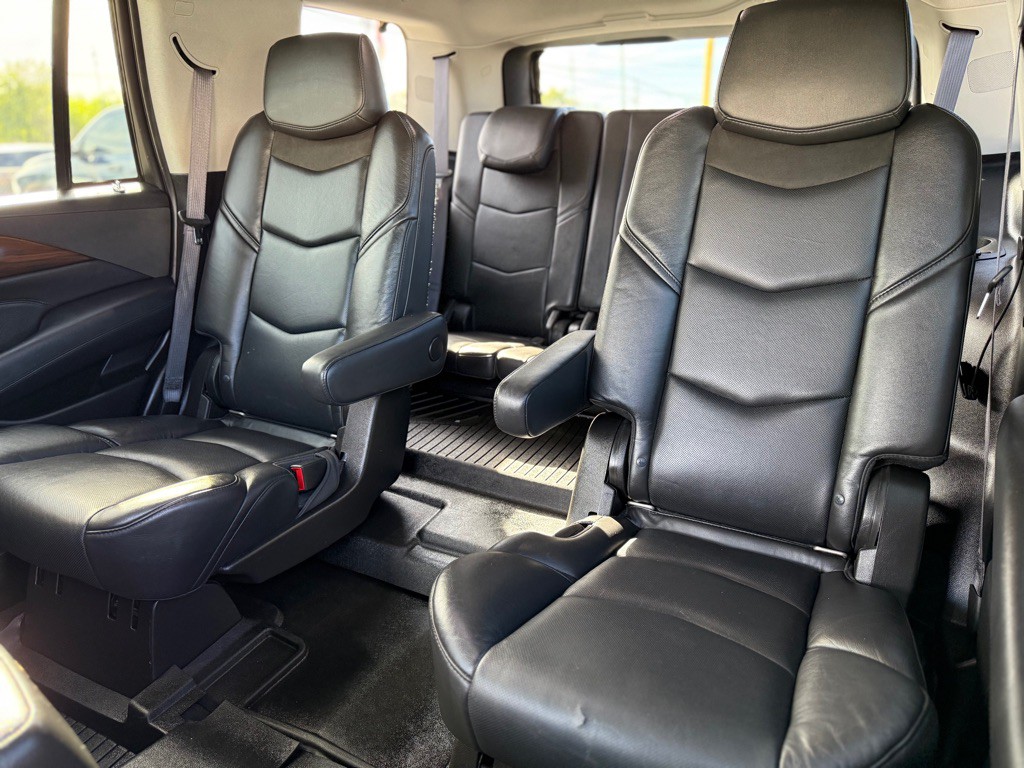 2017 Cadillac Escalade Image 37