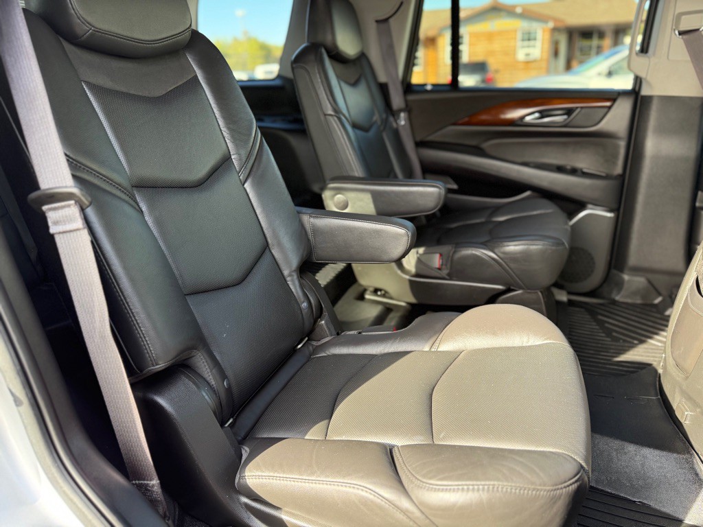 2017 Cadillac Escalade Image 42