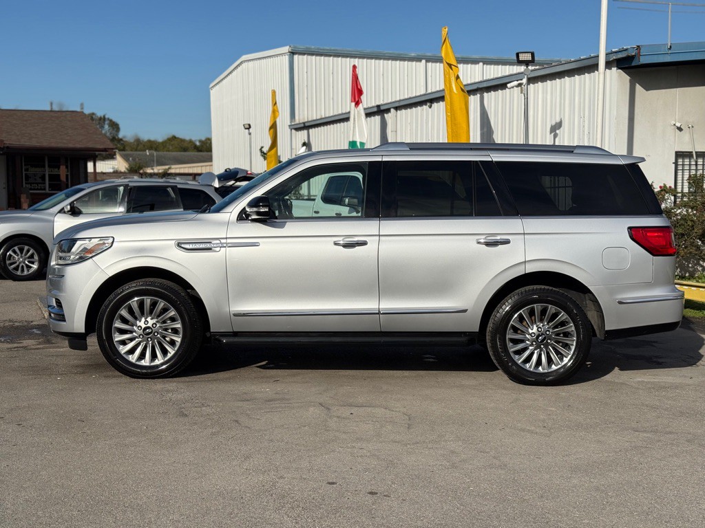2018 Lincoln Navigator Image 3