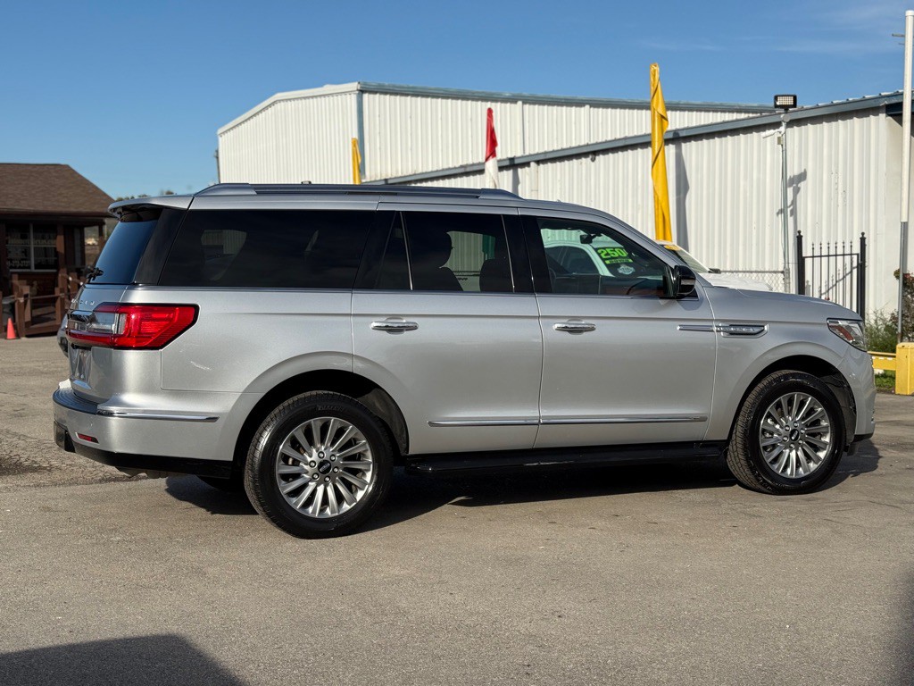 2018 Lincoln Navigator Image 12