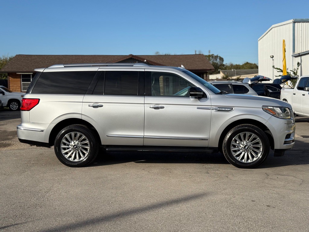 2018 Lincoln Navigator Image 13