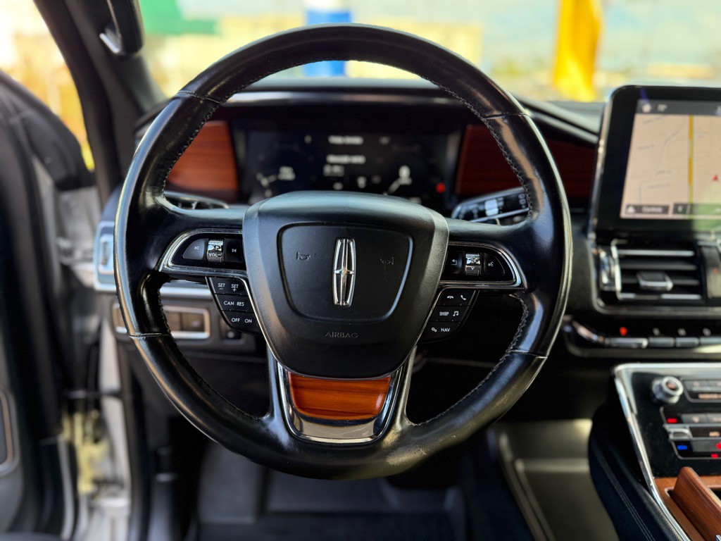 2018 Lincoln Navigator Image 18