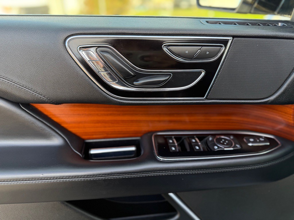 2018 Lincoln Navigator Image 24