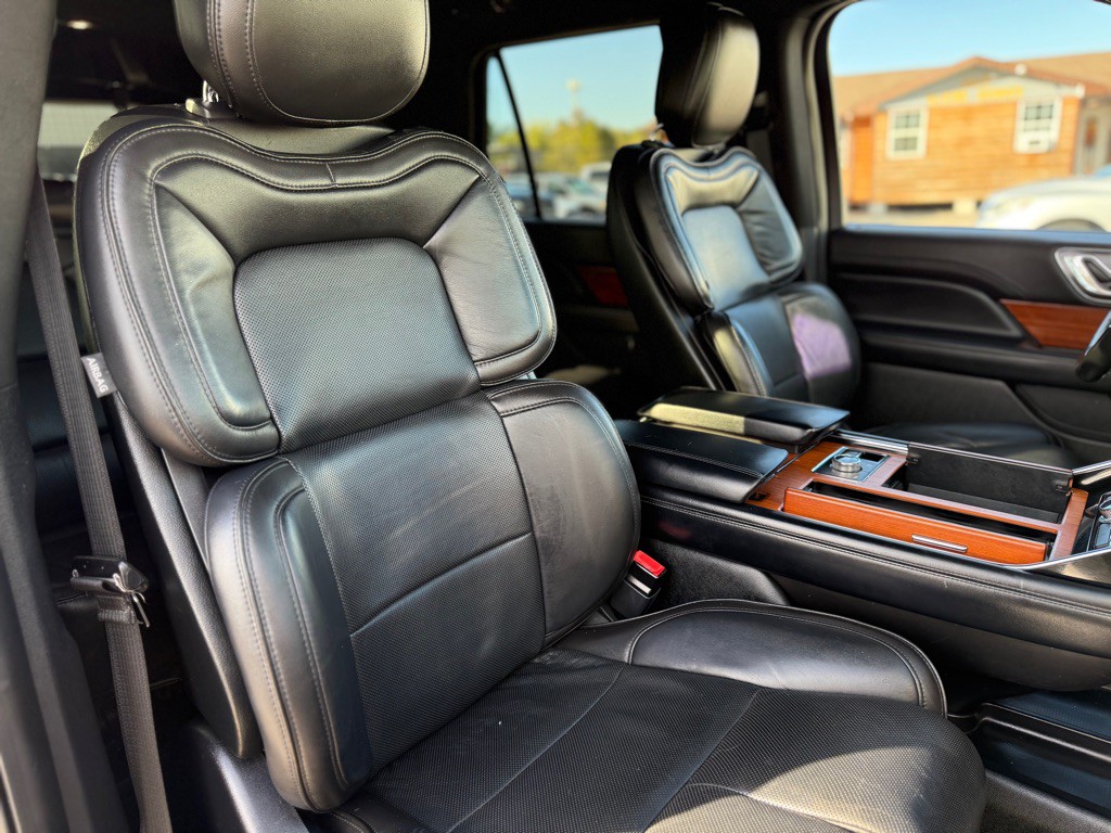 2018 Lincoln Navigator Image 30