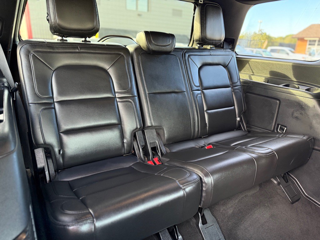 2018 Lincoln Navigator Image 40