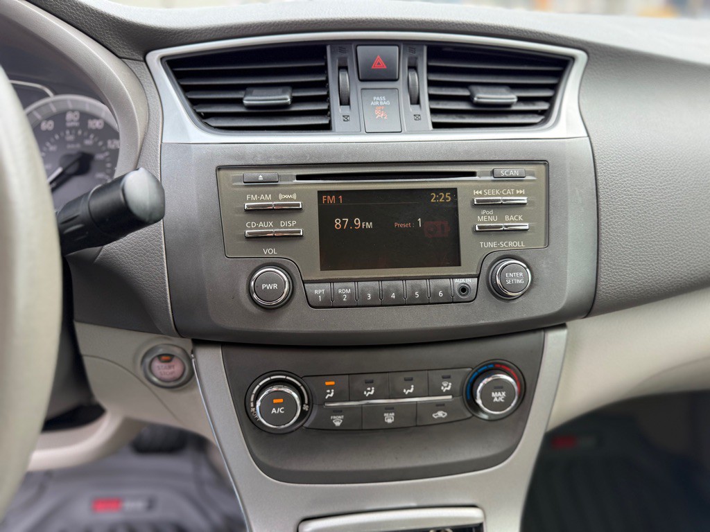 2013 Nissan Sentra Image 17