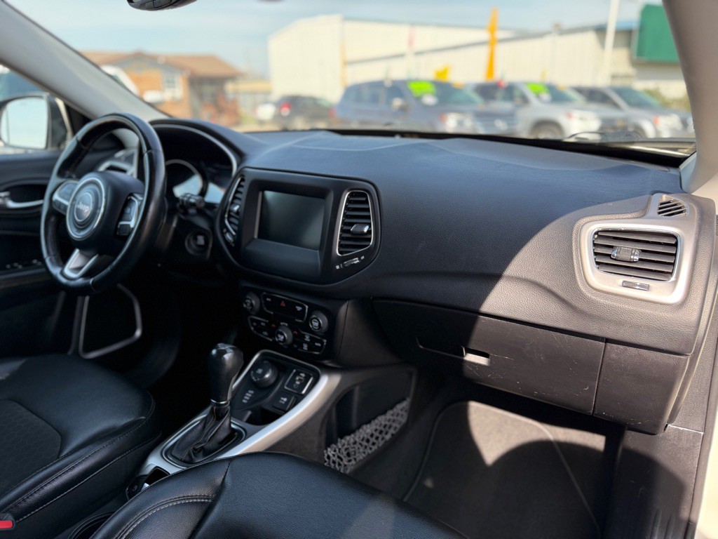 2018 Jeep Compass Image 28