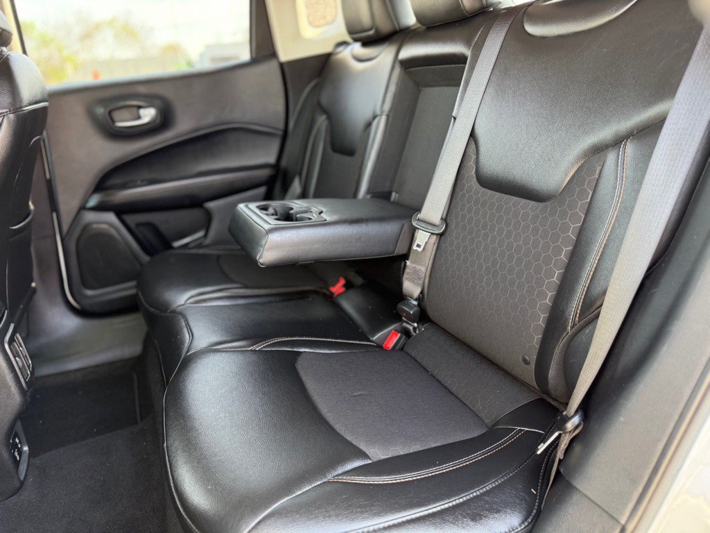 2018 Jeep Compass Image 34