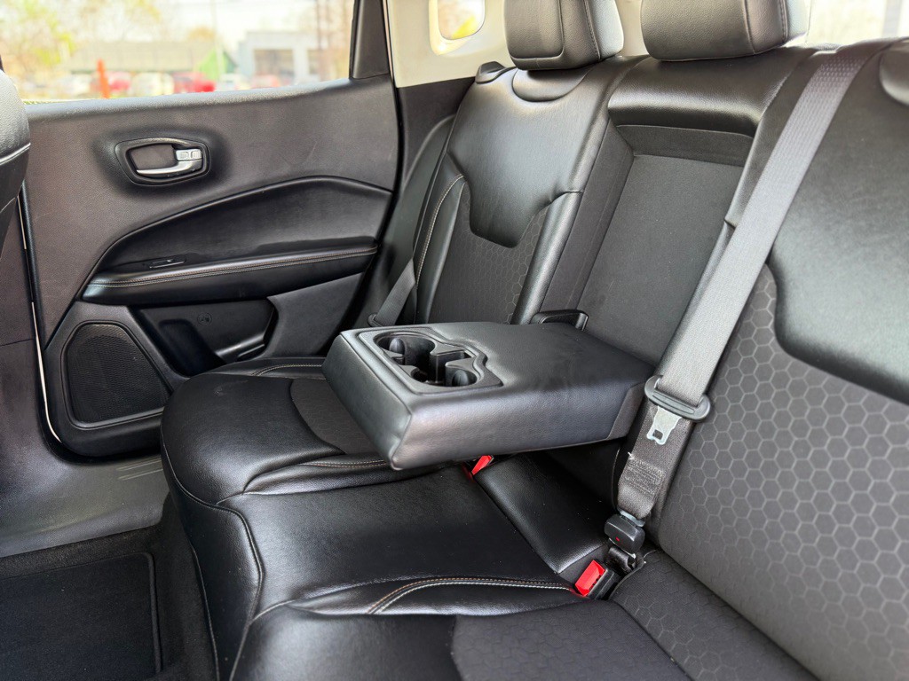 2018 Jeep Compass Image 35