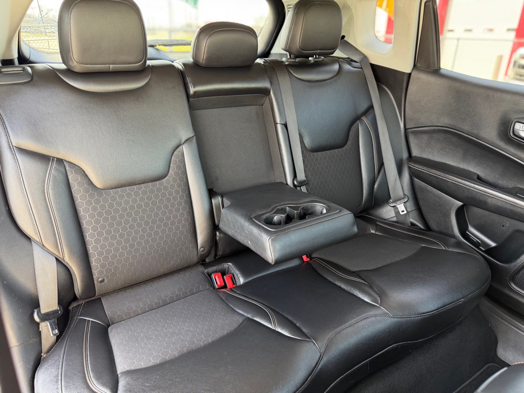 2018 Jeep Compass Image 36