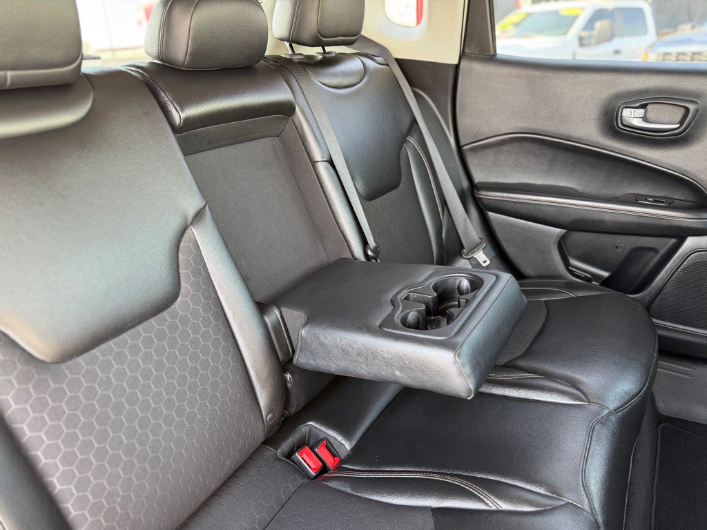 2018 Jeep Compass Image 39