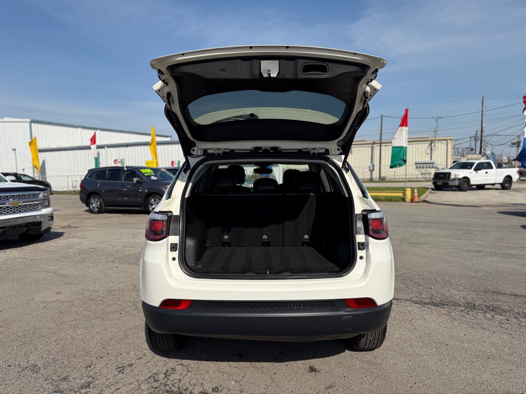 2018 Jeep Compass Image 40