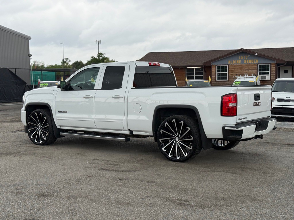 2018 GMC Sierra Image 4