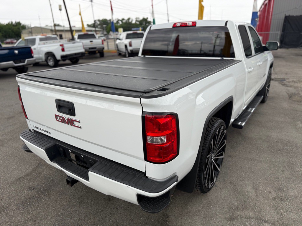2018 GMC Sierra Image 8