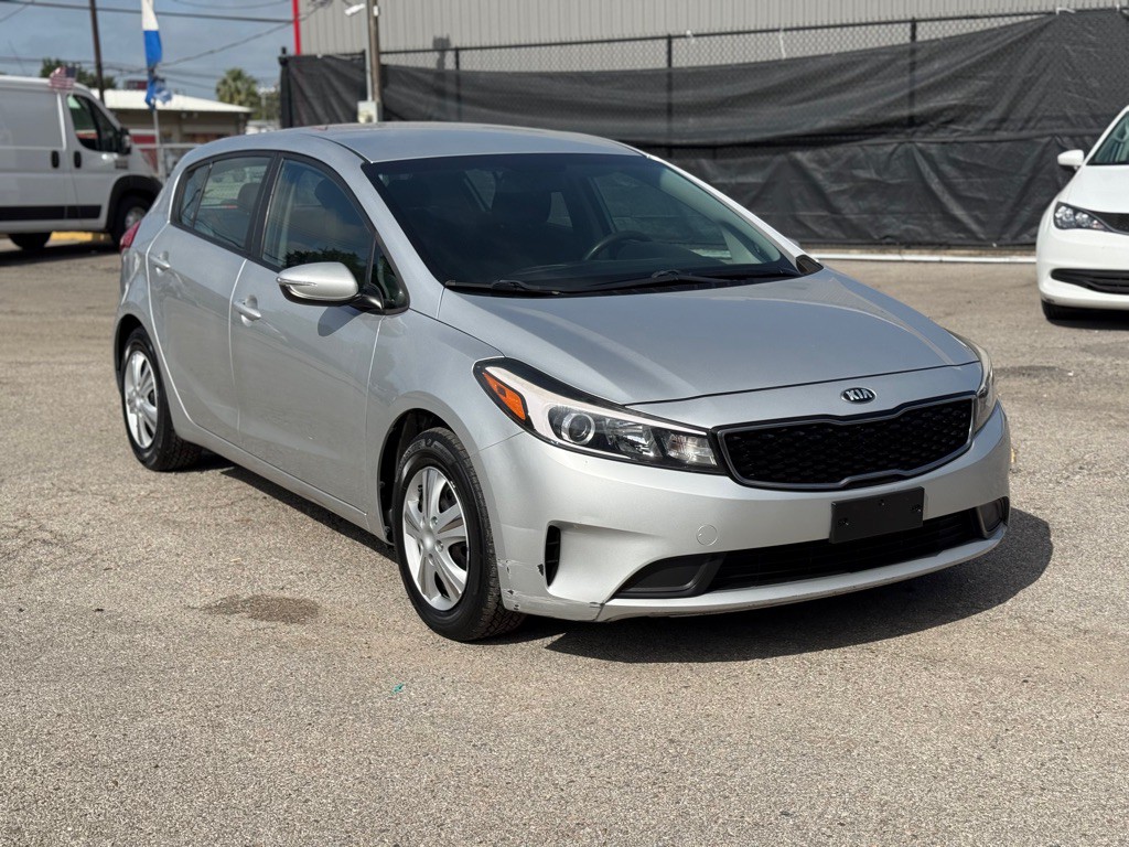 2017 Kia Forte Image 11