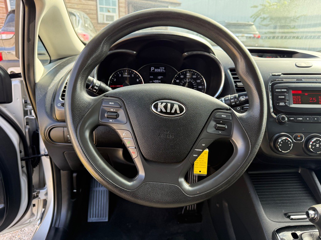 2017 Kia Forte Image 12