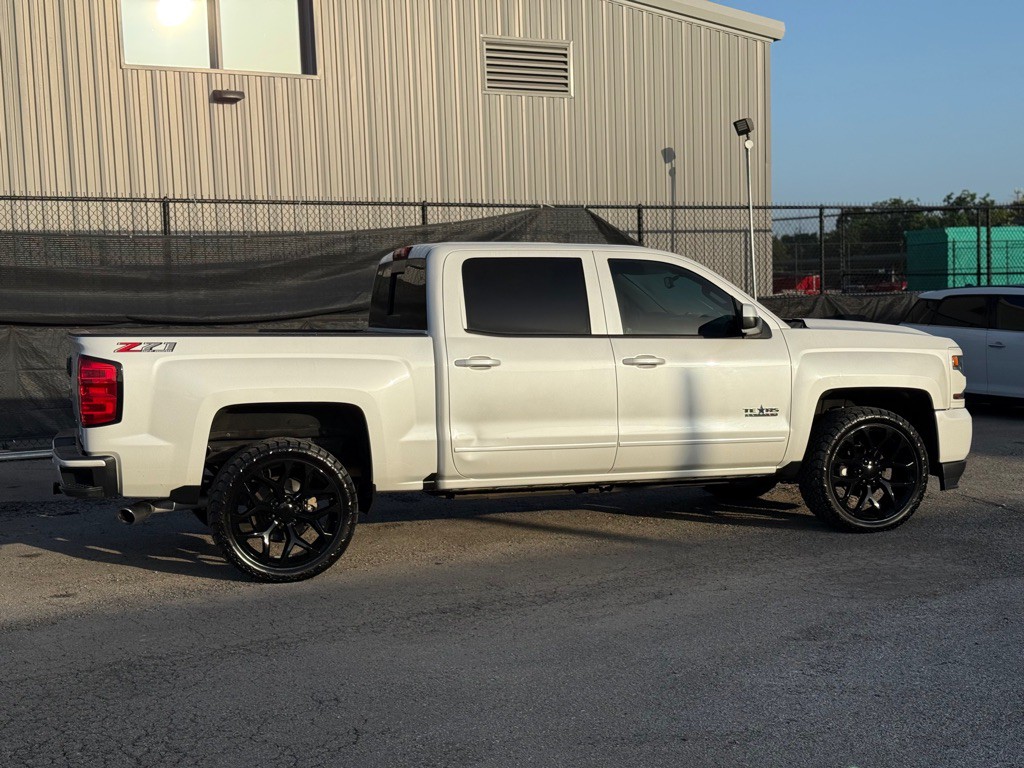 2018 Chevrolet Silverado 1500 Image 12