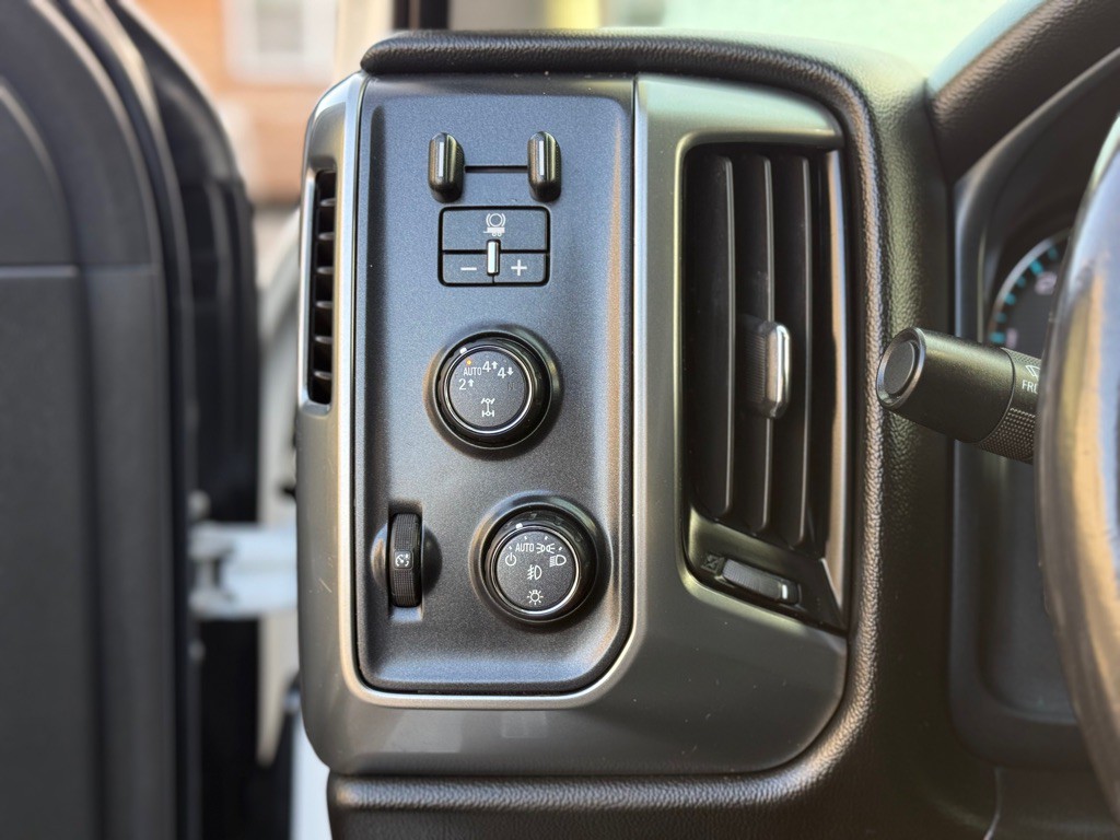 2018 Chevrolet Silverado 1500 Image 18